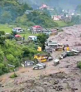 हिमाचल प्रदेश में तीन जगह बादल फटने से भारी क्षति, आठ पुल बहे