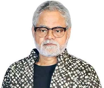 फंस जाता हूं भावनाओं में