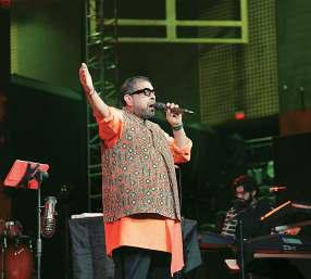 शंकर महादेवन के साथ भजनों पर जमकर झूमे दर्शक