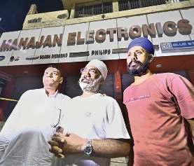 वेंटिलेशन व आपात निकास होता, तो बच जाती चार जिंदगी