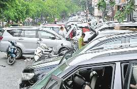 एम.सी.डी व यातायात पुलिस की नाकामी से करोलाबाग में रोजाना लगता है जाम