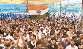 एसएससी परीक्षा में गड़बड़ी के खिलाफ सड़क पर उतरे अभ्यर्थी, 44 हिरासत में