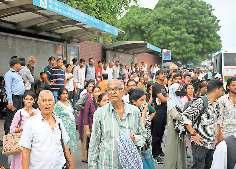 बसों के रूट पुनर्निर्धारण की योजना के लिए फंड का इंतजार