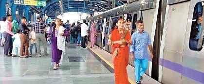 मेट्रो का बढ़ा किराया, छलका यात्रियों का दर्द