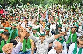 एसकेएम की महापंचायत में एमएसपी की मांग