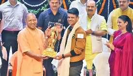 अंतरिक्ष यात्री शुभांशु के नाम पर योगी सरकार देगी छात्रवृत्ति