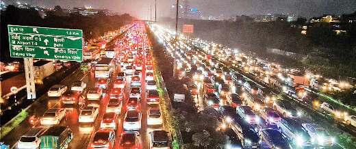 दिल्ली-जयपुर हाईवे पर 18 किलोमीटर तक महाजाम