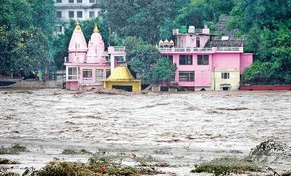 बाढ़-वर्षा से त्राहिमाम, उत्तर भारत के सवा सौ से ज्यादा जिले जलमग्न