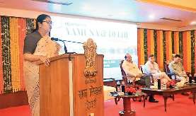 यमुना सफाई, कूड़े के पहाड़ से निपटने में कारपोरेट जगत को जोड़ेगी सरकार