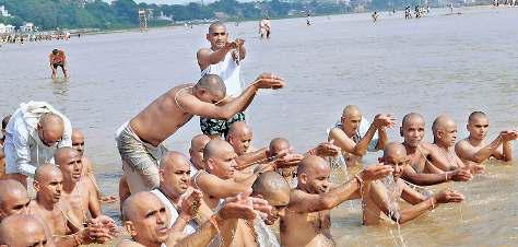 दिवंगतों का स्मरण जीवों की सेवा