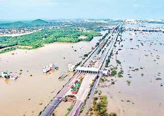 आधारभूत ढांचे को लीलती अतिवृष्टि