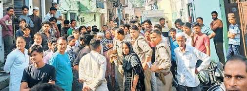 सहारनपुर में मौलवी ने किया किशोरी से दुष्कर्म, हंगामा