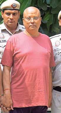 छात्राओं से छेड़छाड़ का आरोपित चैतन्यानंद बार-बार बदल रहा था ठिकाना, गिरफ्तार