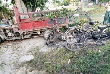 म्यांमार में बौद्ध महोत्सव में सेना ने बरसाए बम