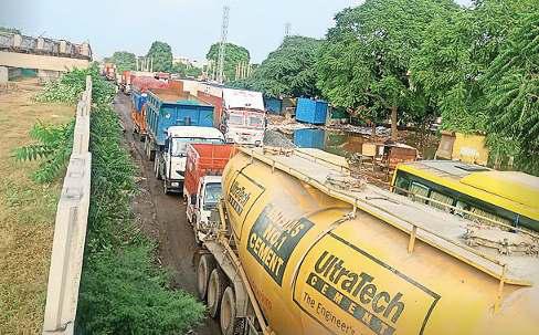 दिल्ली-जयपुर हाइवे पर लगा 14 घंटे जाम