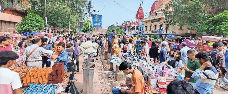 त्योहारी सीजन की चमक धूमिल कर रही चांदनी चौक की बदहाली, व्यापारी परेशान
