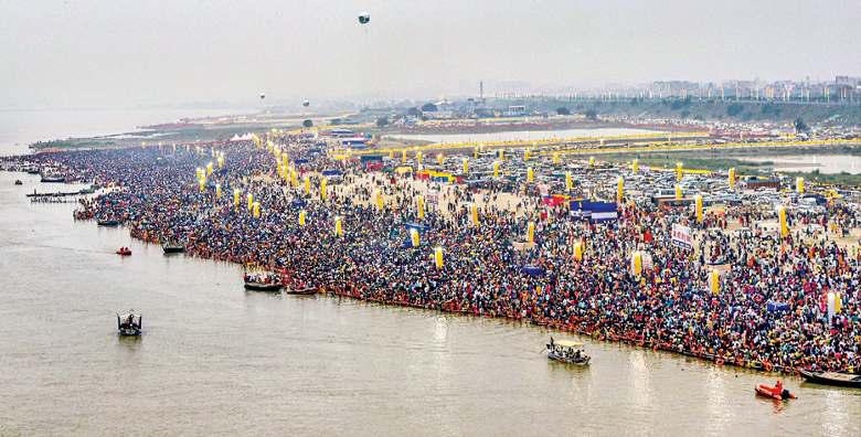 छठ के तीसरे दिन अस्ताचलगामी सूर्यदेव को अर्पित हुआ अर्घ्य