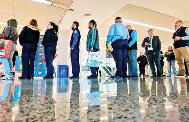 अमेरिका में शटडाउन, सात हजार उड़ानें प्रभावित