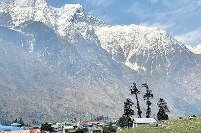 सुकून के पल बिताने हैं तो तीर्थन घाटी आएं