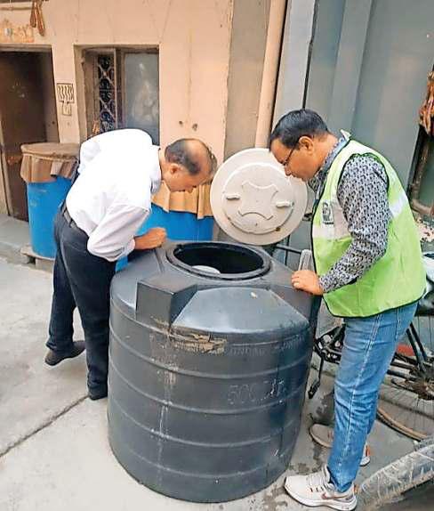 एक माह बाद काम पर लौटे कर्मी, फागिंग शुरू