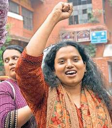 विकास ने कहा-राष्ट्रीय चेतना लाएंगे, अदिति का है महिला सुरक्षा का वादा