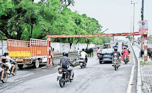 दो साल पहले फ्लाईओवर खतरनाक घोषित, अब तक तय नहीं हुआ किस पर हो कार्रवाई