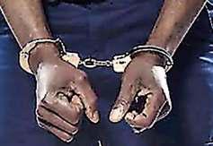 अश्लील तस्वीरें लेकर ब्लैकमेल करने वाला धरा