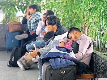 एटीसी में खराबी, 1000 से अधिक उड़ानें लेट