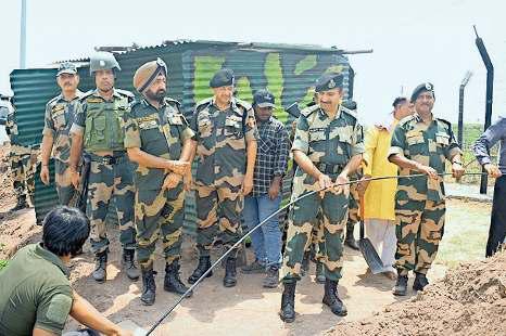 फाइबर के जाल में फंसेंगे अब सीमापार से आने वाले घुसपैठिये