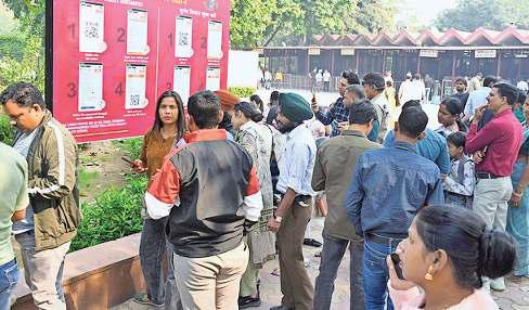 चिड़ियाघर में पहले दिन पहुंचे आठ हजार से ज्यादा दर्शक