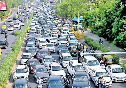 एक दिन में हुए कई कार्यक्रम, जाम से जूझते रहे लोग