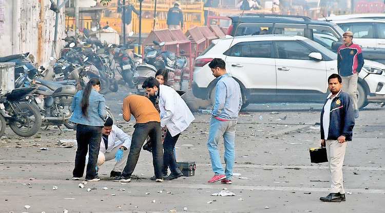 धमाके में दो विस्फोटकों के प्रयोग होने का अंदेशा