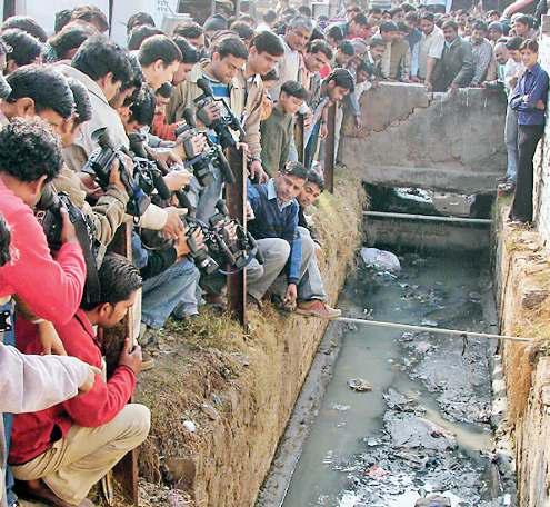 निठारी कांड: पुलिस और सीबीआई की लचर जांच और कमजोर साक्ष्य, बरी हो गए गुनहगार