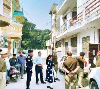 डा. शाहीन व डा. आदिल के करीबियों के घर छापे, तीन संदिग्ध हिरासत में