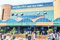 अब आनंद विहार टर्मिनल में बनेगा स्थायी होल्डिंग एरिया