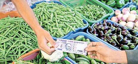 अक्टूबर में खुदरा महंगाई 10 सालों में सबसे कम