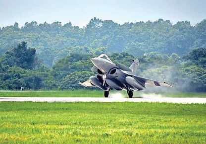 चीन सीमा के निकट भारत ने बनाया मुध-न्योमा एयरबेस