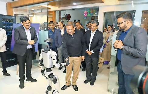 ‘युवा अपने देश में सिलिकान वैली बनाएं, लिखें सफलता की कहानी’