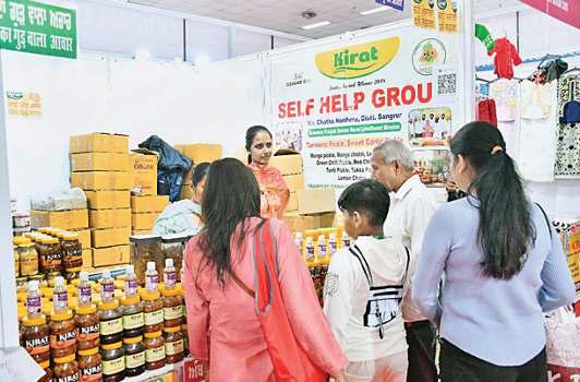 अंतरराष्ट्रीय व्यापार मेले में इस बार बयां हो रही ग्रामीण कला व आत्मनिर्भरता की कहानी
