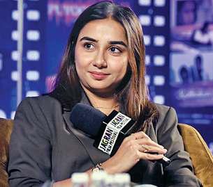 नकारात्मक टिप्पणी करने वालों की पावर छीन लें