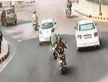 विस्फोटक लेकर दिल्ली में 100 किमी घूमा उमर