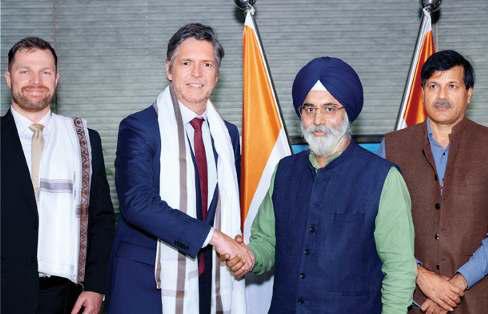 निगम का काम समझने पहुंचे मेलबर्न के मेयर