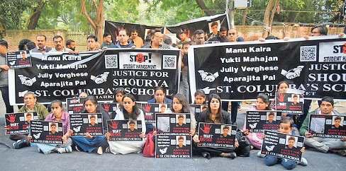 कैंडल मार्च निकाल कर छात्र को न्याय दिलाने की मांग