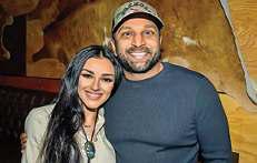 गर्लफ्रेंड को स्वाट टीम की सुरक्षा देकर फंसे एफबीआइ चीफ पटेल