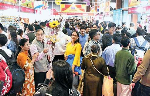 व्यापार मेले के तीन दिन शेष, सोमवार को पहुंचें 70 हजार से अधिक दर्शक