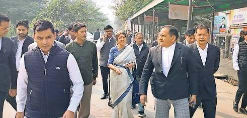 केस वापसी पर यूपी सरकार पर साधा निशाना