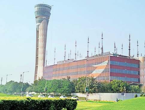 अफगान विमान की टेक आफ के रनवे पर हुई लैंडिंग