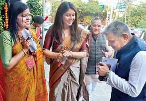 हर हिंदू परिवार में न्यूनतम दो बच्चे आवश्यकः होसबाले