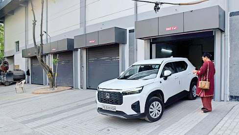 59 दिन बाद पार्किंग के खुले द्वार, ढाई घंटे की जगह आधे घंटे तक करना पड़ा इंतजार