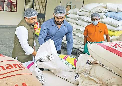 एक महीने में दूसरी बार मिड-डे मील में मिलीं कमियां, एनजीओ को नोटिस जारी